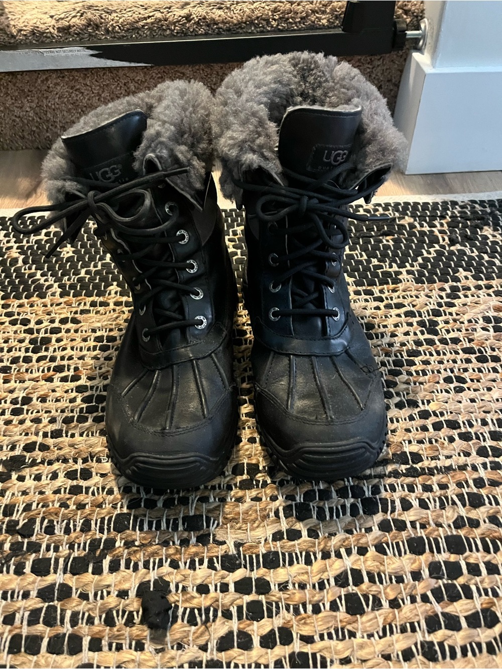 Women’s UGG Snow Boots size 9 black